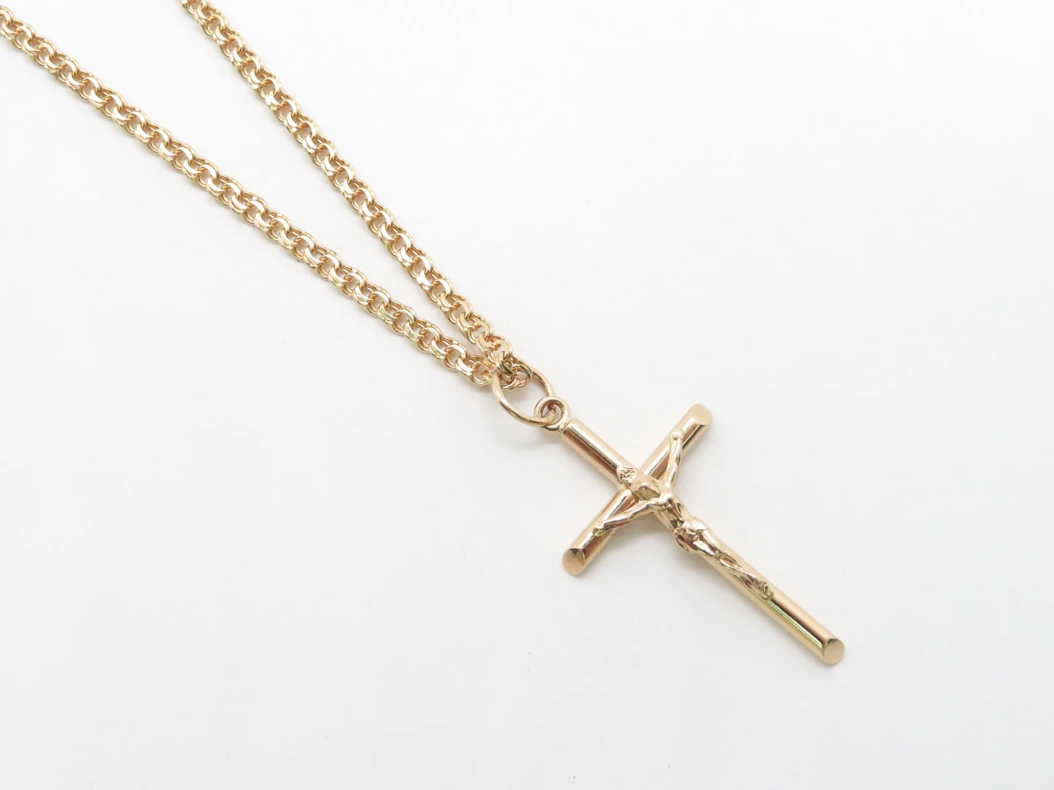 19.25k Yellow Gold Solid Bevelled Crucifix Pendant - Image 8
