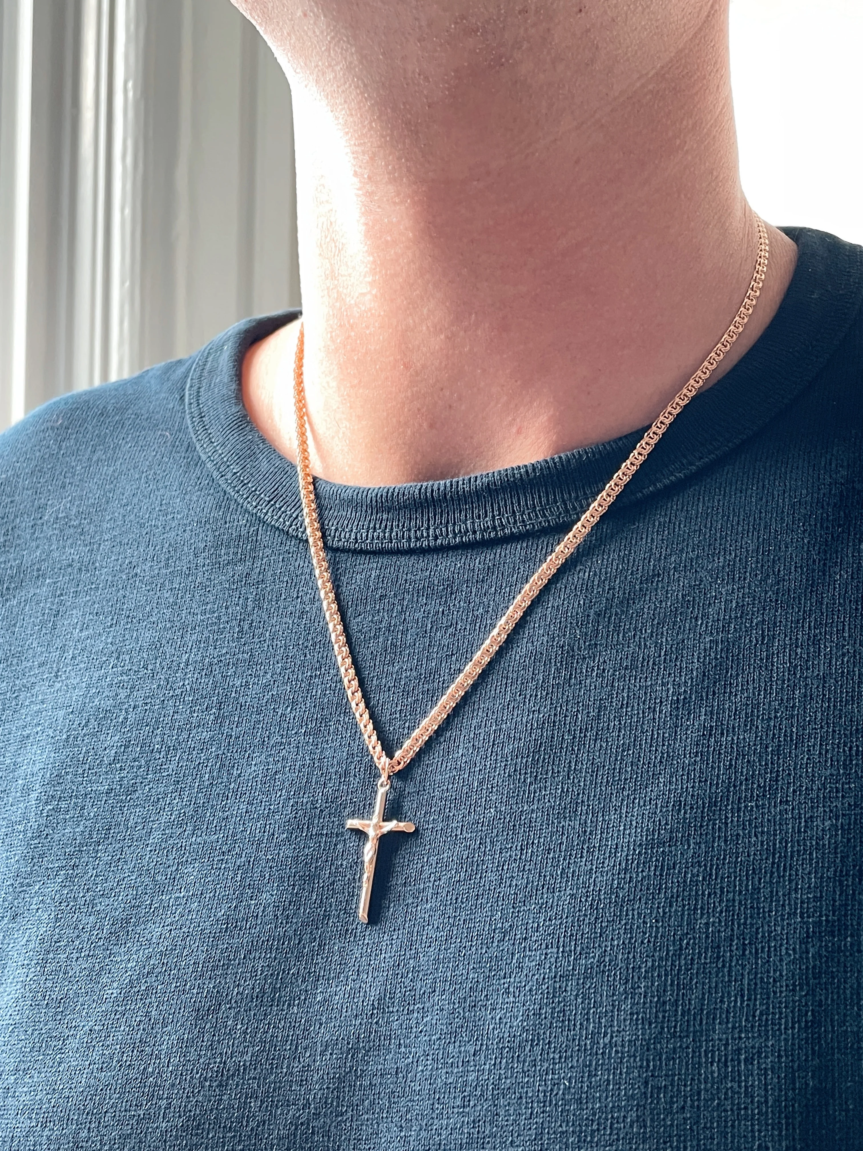 19.25k Yellow Gold Solid Bevelled Crucifix Pendant - Image 9