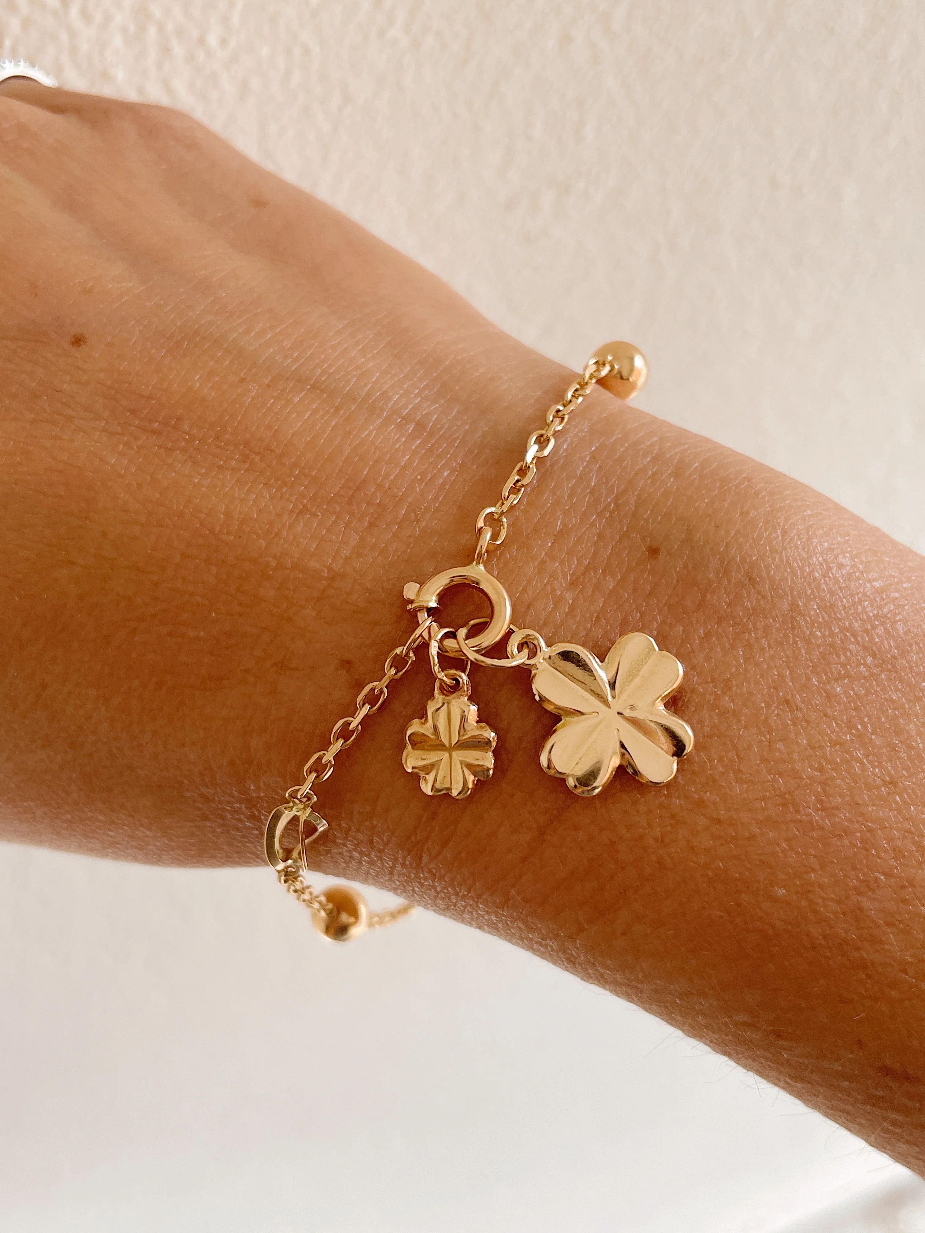19.25k Yellow Gold Four Leaf Clover - Image 2
