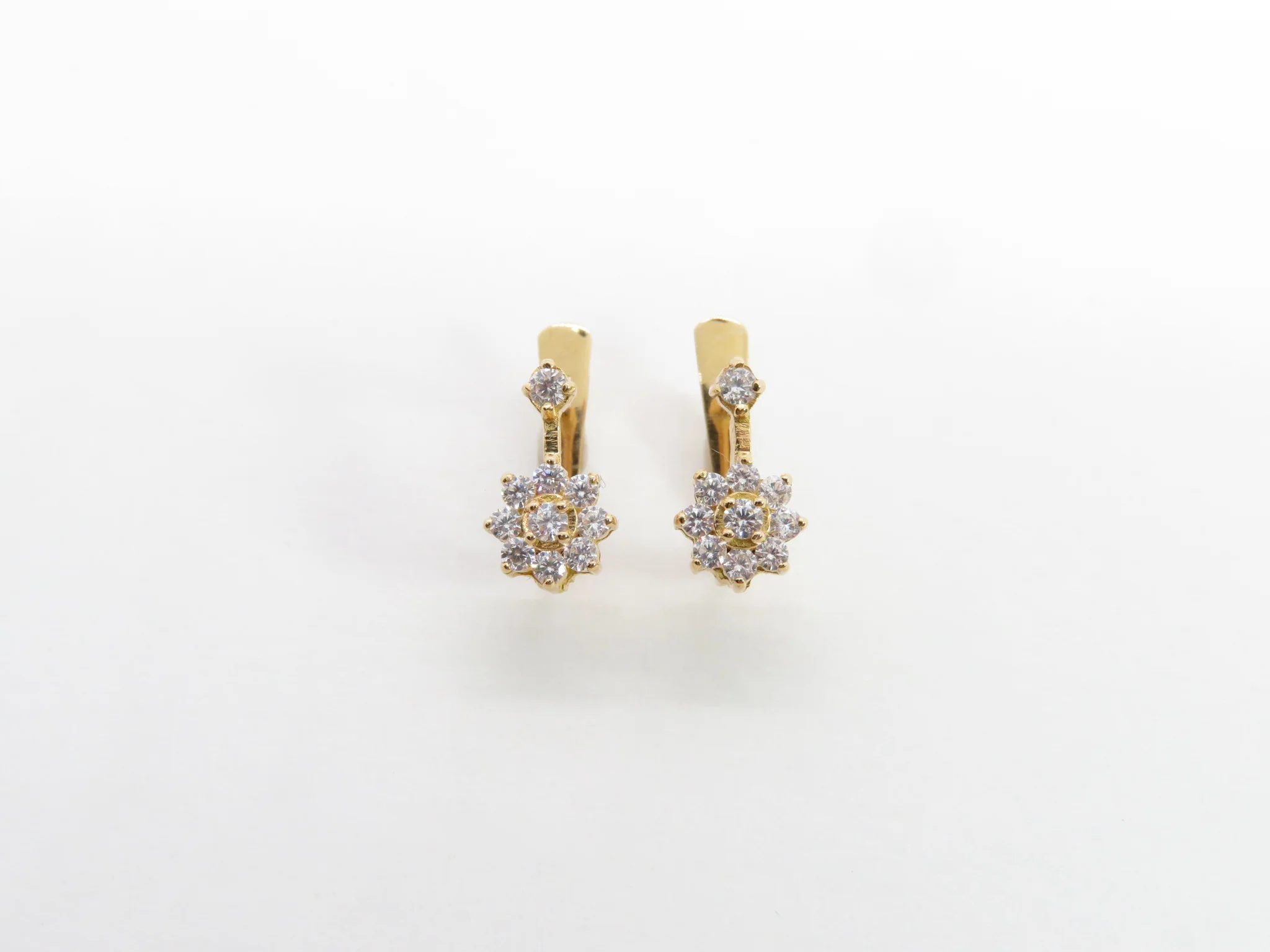 19.25k Yellow Gold Cluster Earrings - Image 4