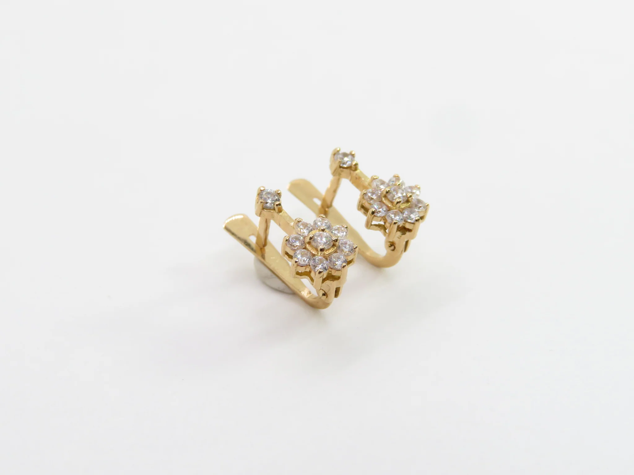 19.25k Yellow Gold Cluster Earrings - Image 6