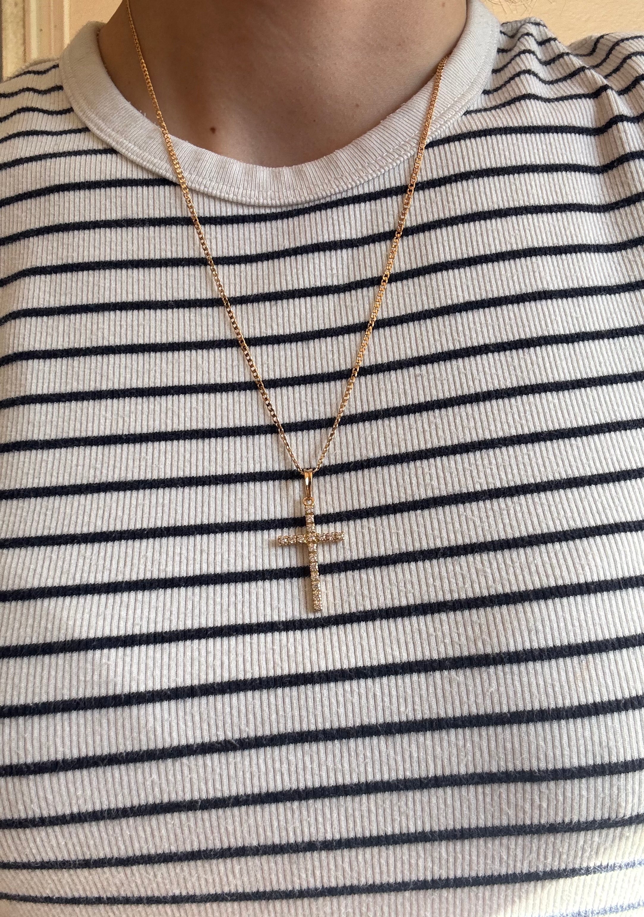 19.25k Yellow Gold Prong set Cross Pendant - Image 2