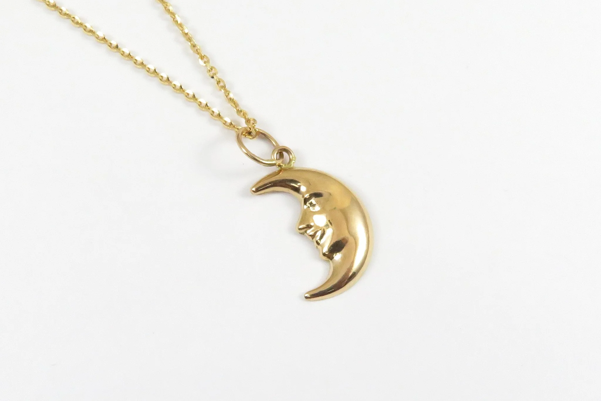 19.25k Yellow Gold Crescent Moon Charm - Image 3
