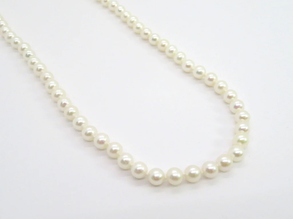 Fresh Water Pearl Necklace - Image 3
