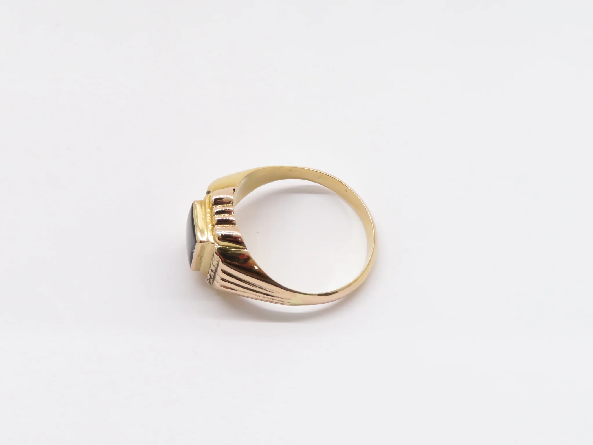 19.25k Yellow Gold Black Onyx Ring - Image 4