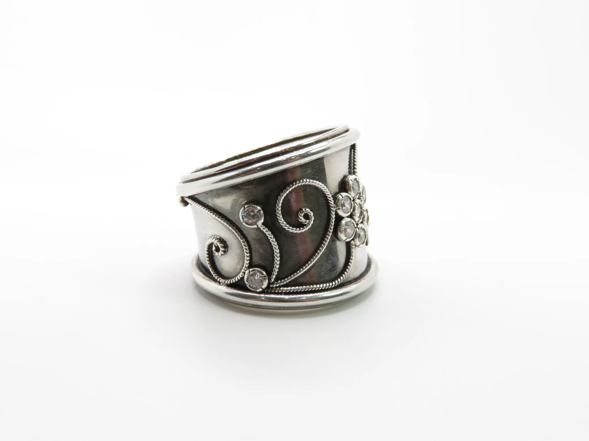 Sterling Silver Chunky Daisy Ring - Image 3