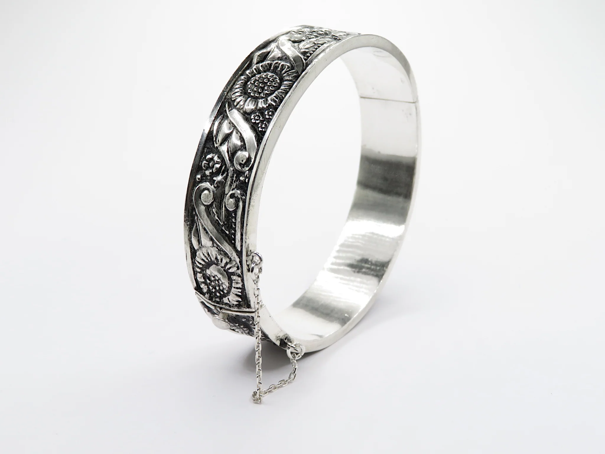Sterling Silver Heritage Bangle - Image 11