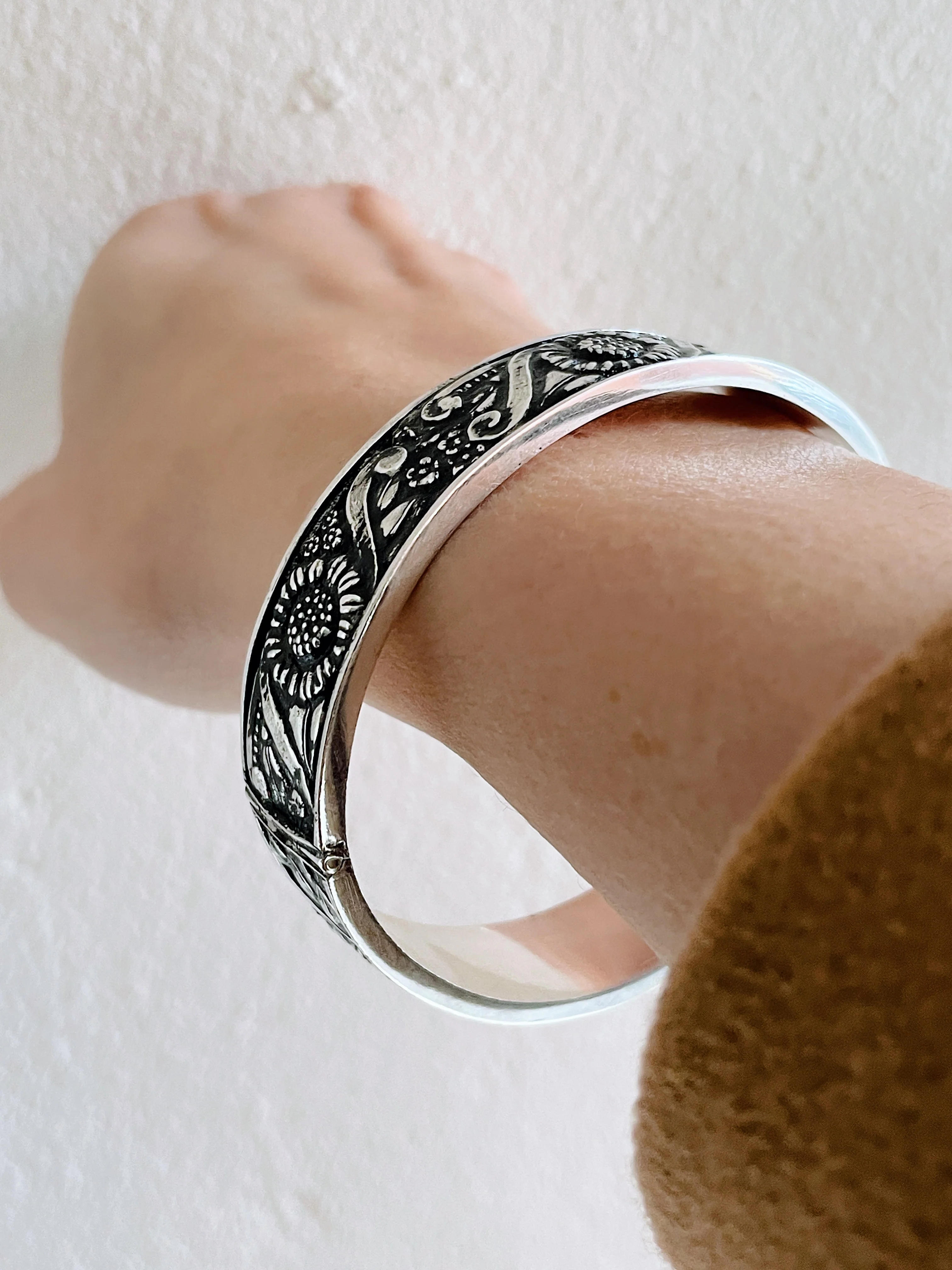 Sterling Silver Heritage Bangle - Image 12