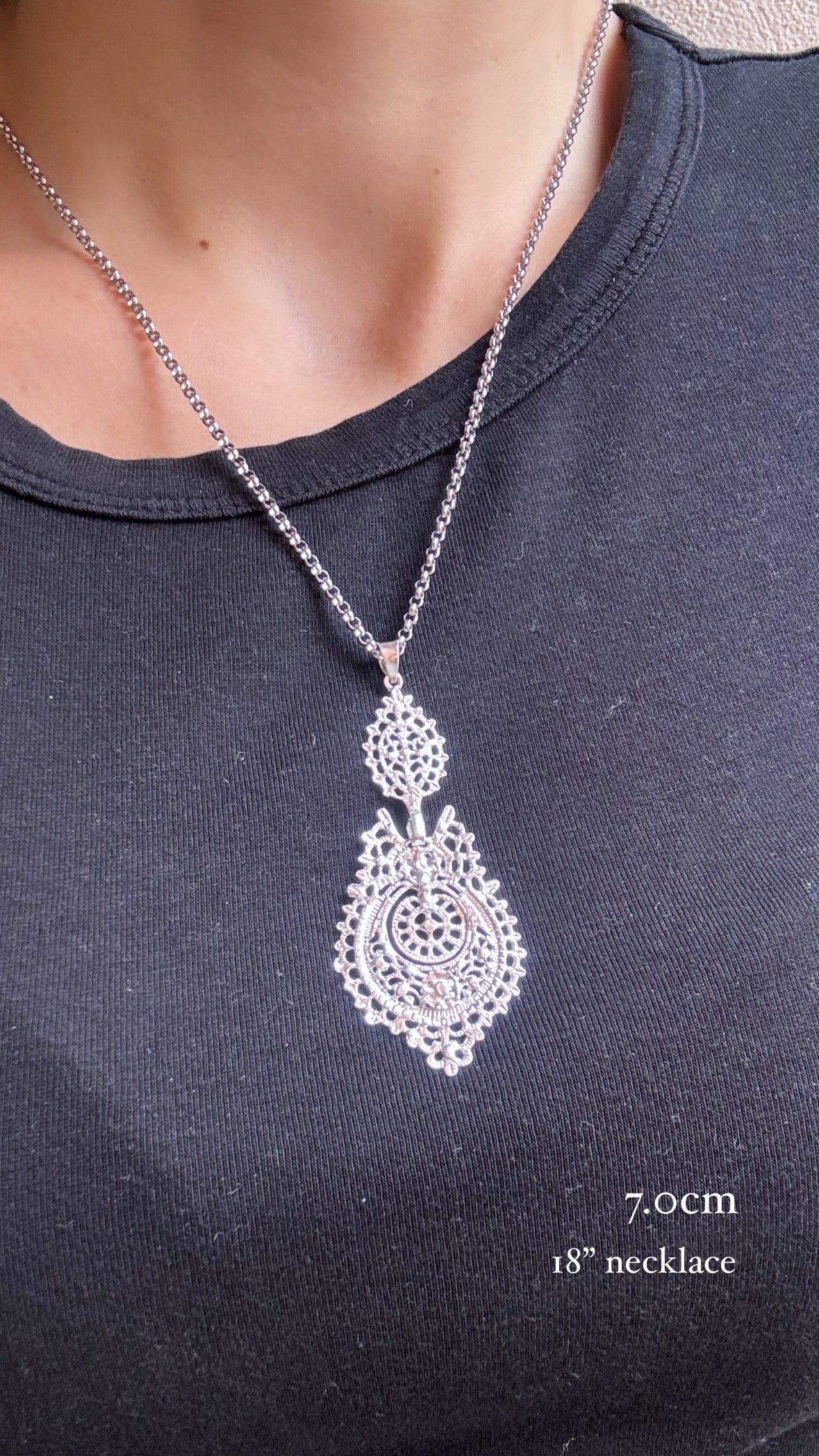 Sterling Silver Rainha Pendant - Image 2