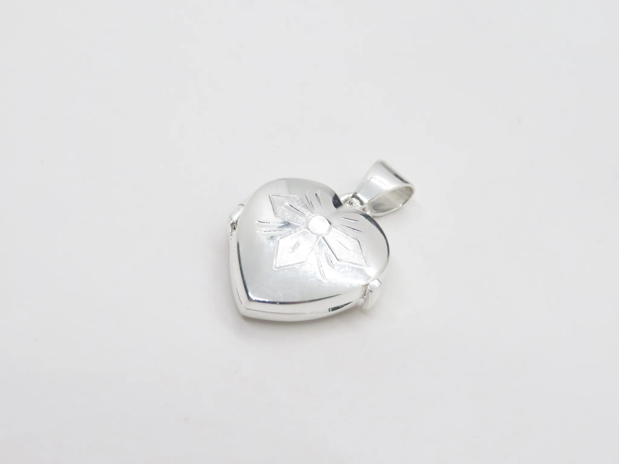 Sterling Silver Heart Engraved Locket - Image 4