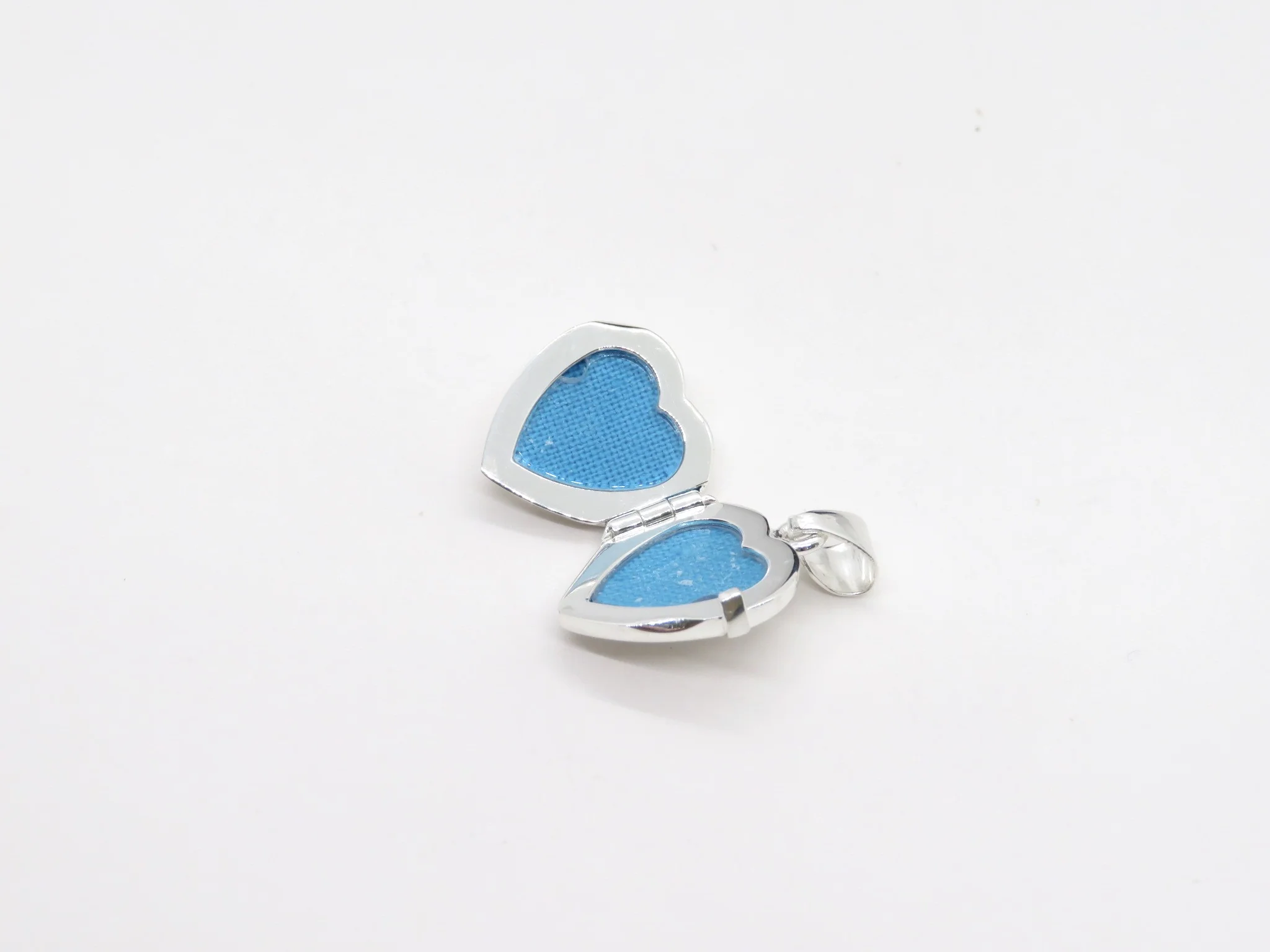 Sterling Silver Heart Engraved Locket - Image 6