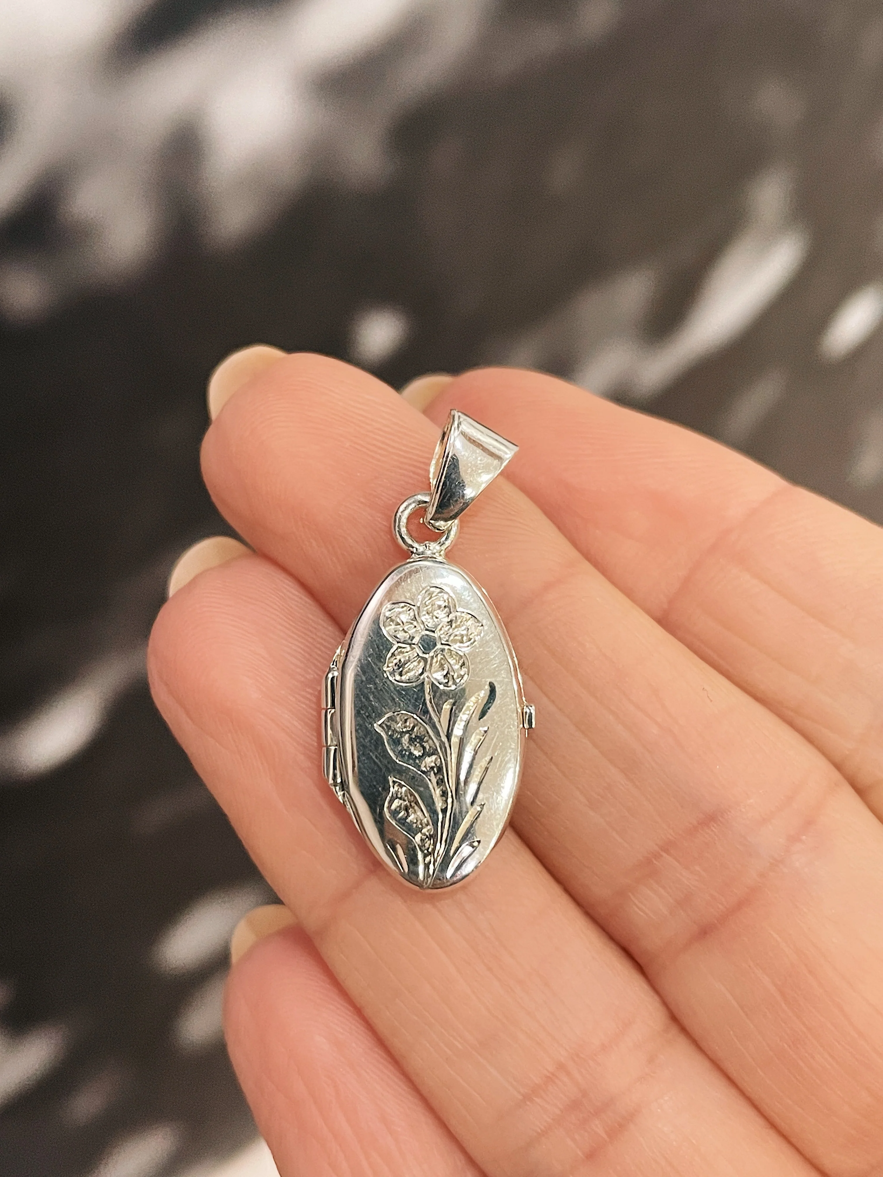 Sterling Silver Oval Engraved Locket - Image 2