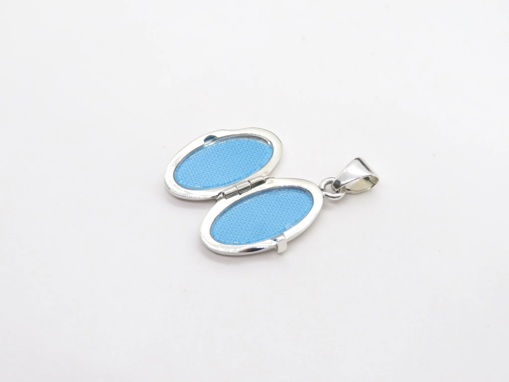 Sterling Silver Oval Engraved Locket - Image 6
