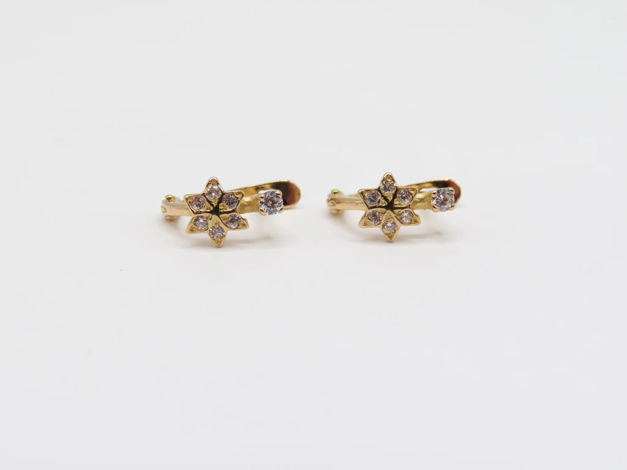 19.25k Yellow Gold Star Children's Earring