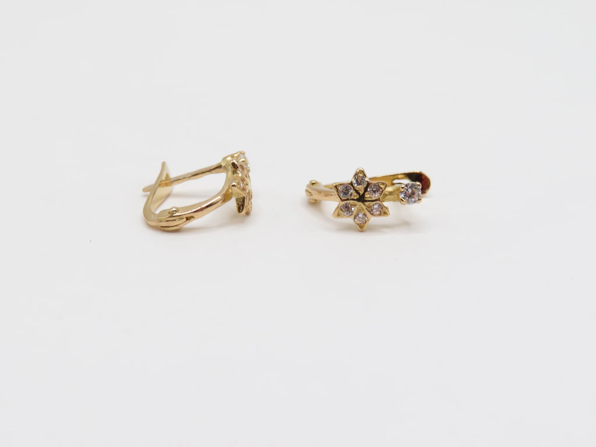 19.25k Yellow Gold Star Children's Earring - Image 3